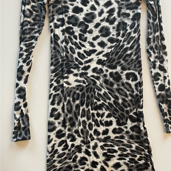 BCBG original design. Body con dress. Super sexy! Size small. Perfect condition. - Picture 6 of 6